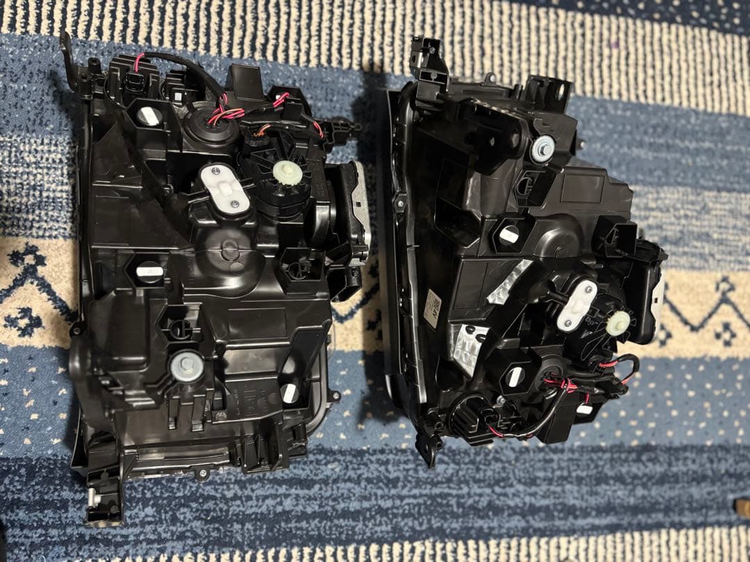 純正品　ランクル250 VX 角目　トヨタ車用ヘッドライト 2個セット