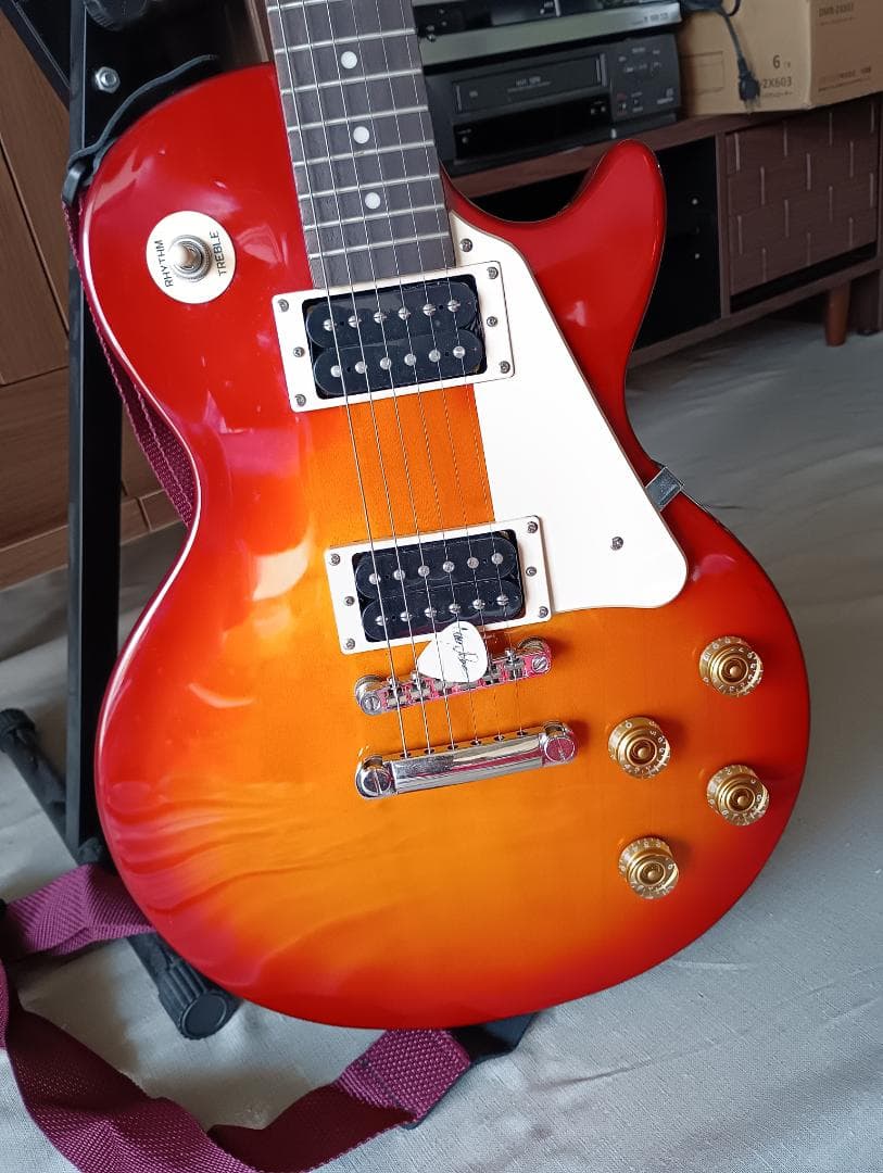 Epiphone　レスポール　100　美品　ピック　収納ケース付き　☆送料無料☆