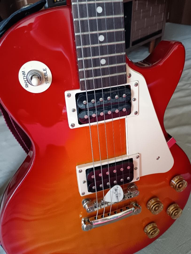Epiphone　レスポール　100　美品　ピック　収納ケース付き　☆送料無料☆