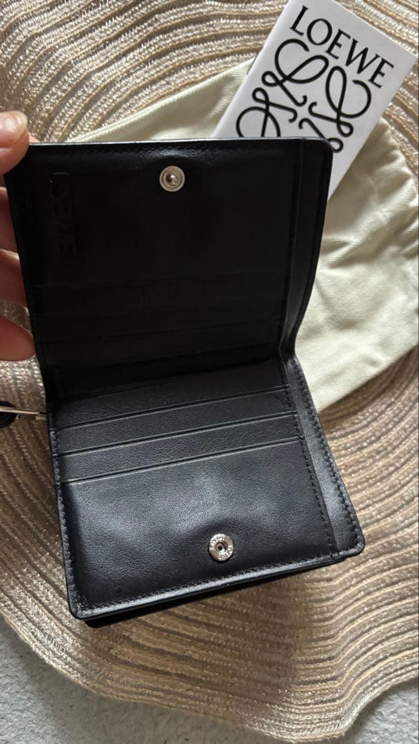 ロエベ 財布　ジップウォレット