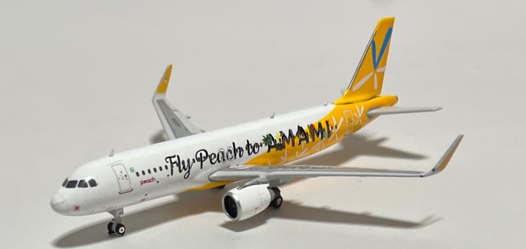 航空機・ヘリコプター Peach A320 JA08VA Fly Peachto Amami