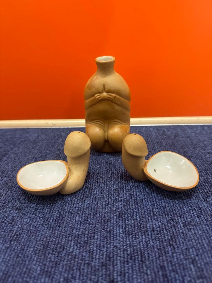 1735 美品 春画陶器 変型おかめ酒器揃　徳利1客　盃2客