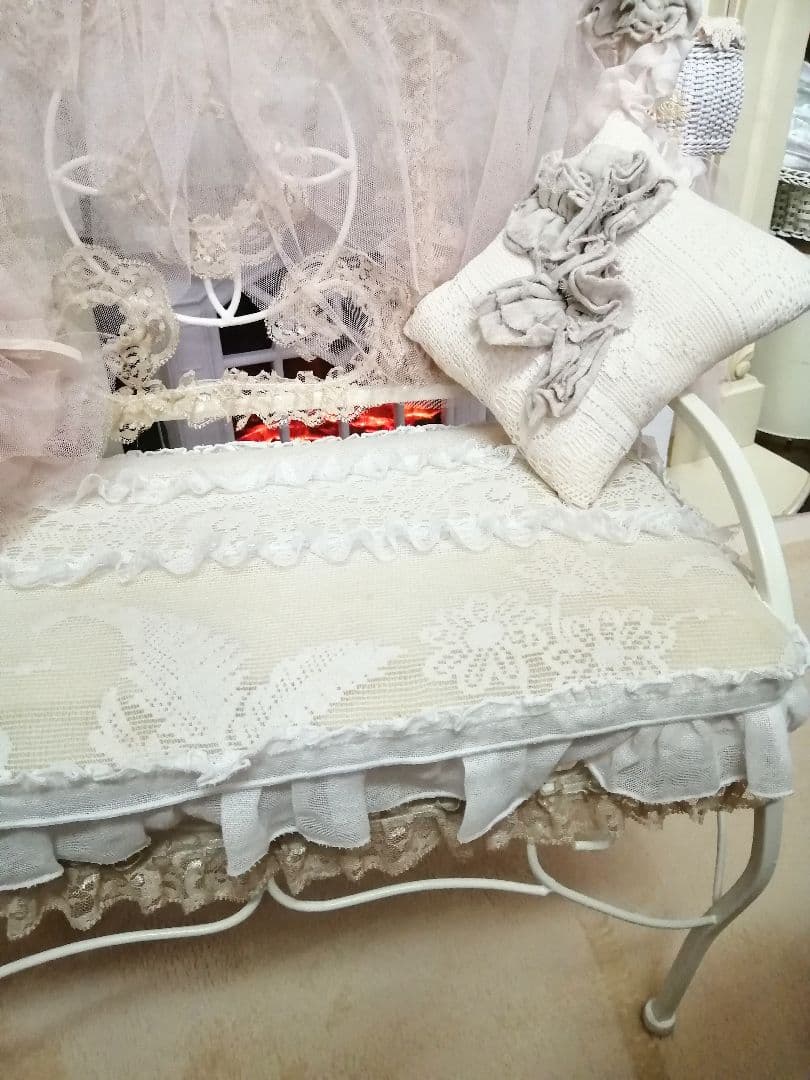 ホワイト♡アイアンドールチェア♡ソファー♡クッション♡白家具♡