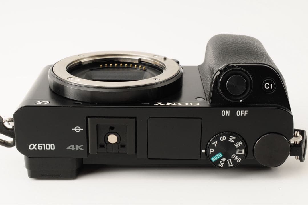 美品 ◆シャッター数:8,536回◆ SONY α6100 16-50mm