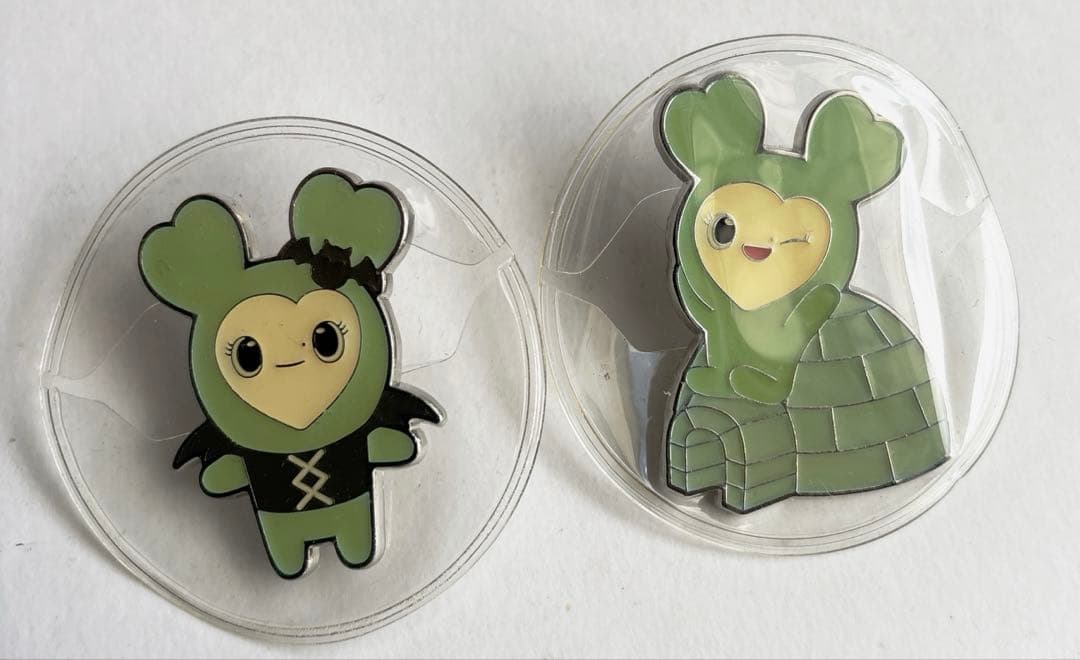 レア 未使用 入手困難 TWICE LOVELYS ミナ ピンバッジ 2種セット