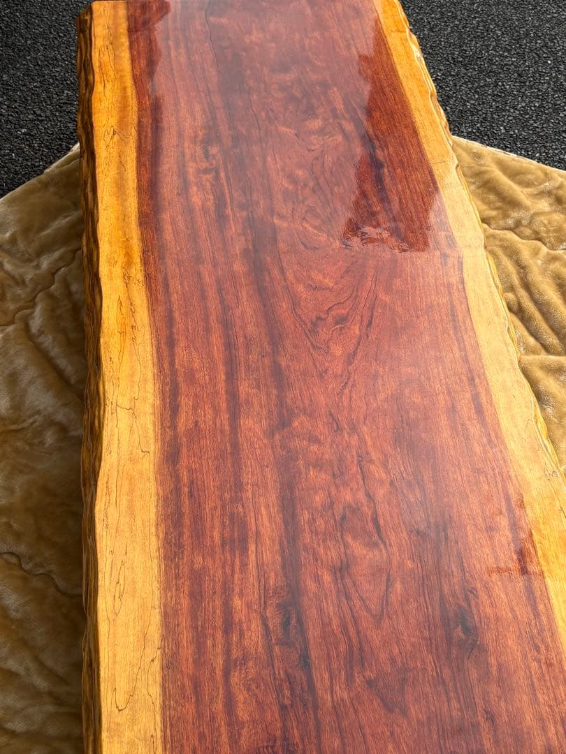 定価70万　1枚板テーブル　送料無料