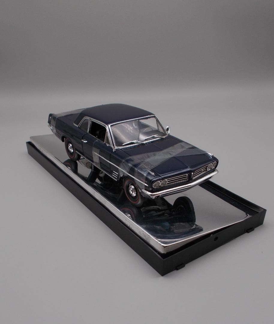 自動車 1963 Pontiac Lemans Coupe 1/18
