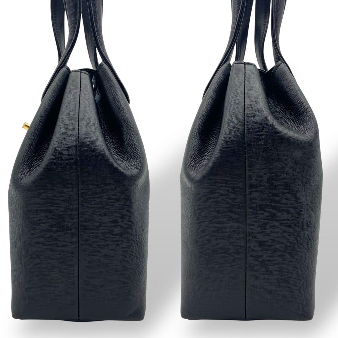 ジバンシー ハンドバッグ 腕掛け レザー 黒 ブラック 金具ロゴ ターンロック