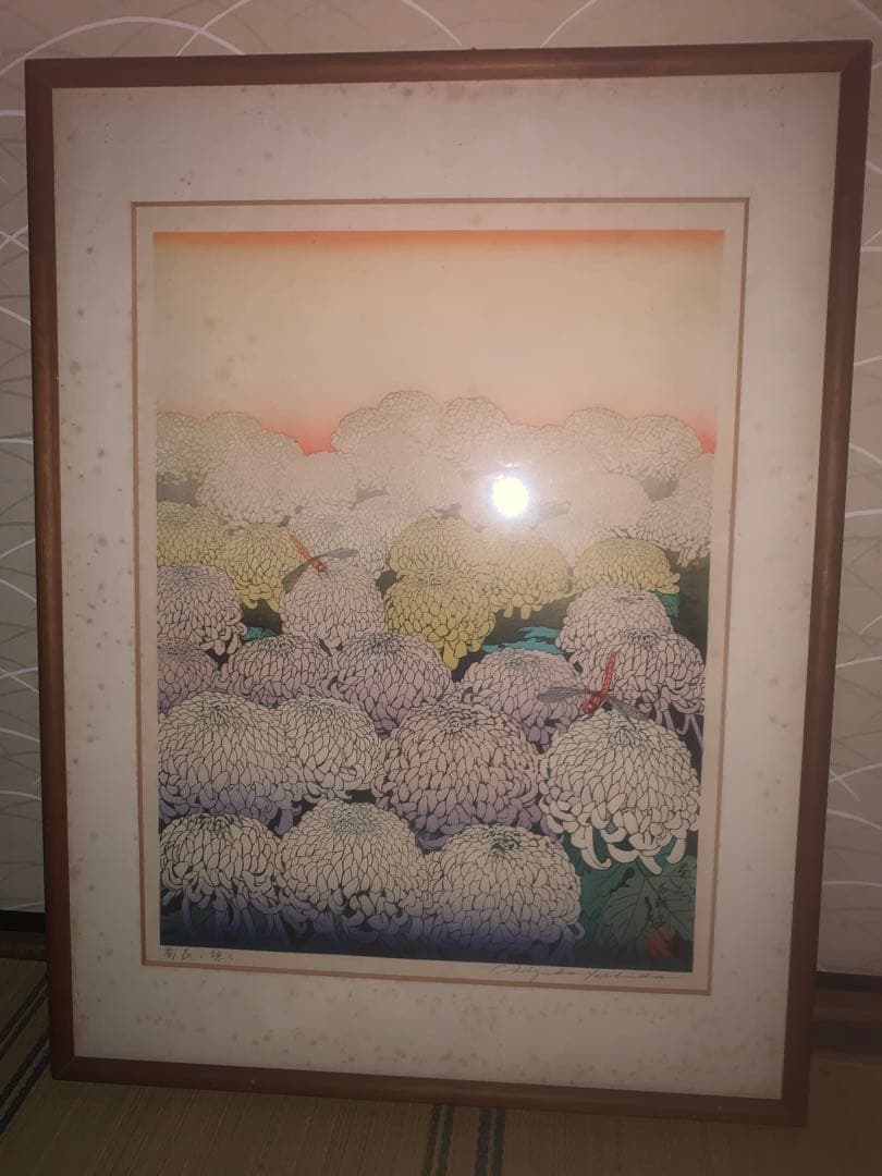 吉田千鶴子 木版画「菊花に憩う」