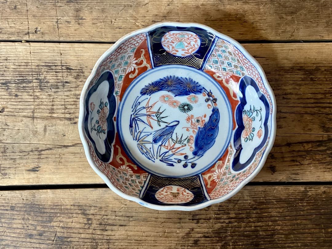 能登蔵出し 時代 伊万里 色絵金彩 銘有 花窓絵図 大膾皿 直径17.5cm