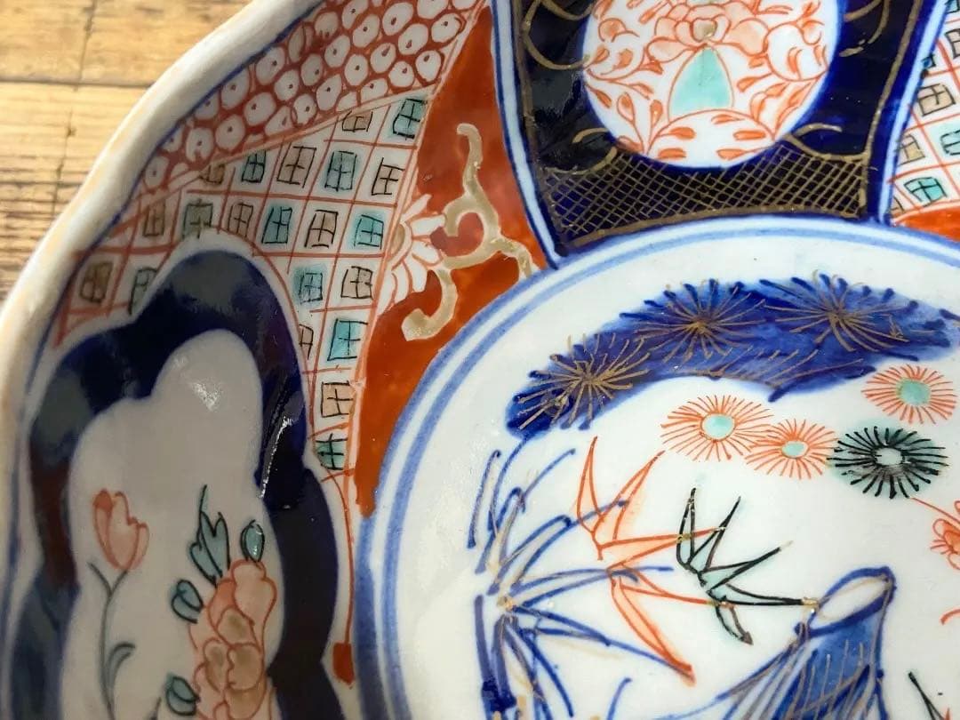 能登蔵出し 時代 伊万里 色絵金彩 銘有 花窓絵図 大膾皿 直径17.5cm