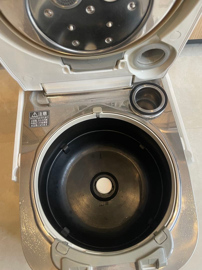 パナソニック5.5合炊きSR-SSX101 炊飯器