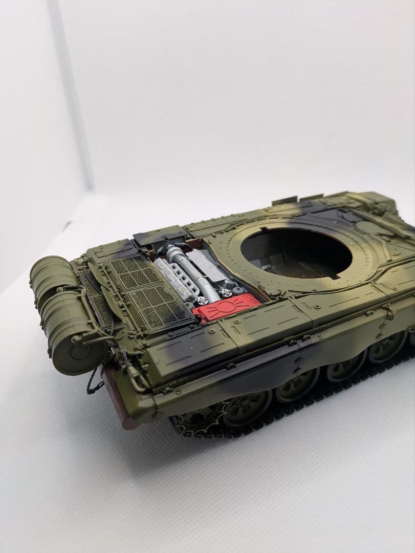 塗装済完成品　モンモデル 1/35 ロシア 主力戦車 T-90A