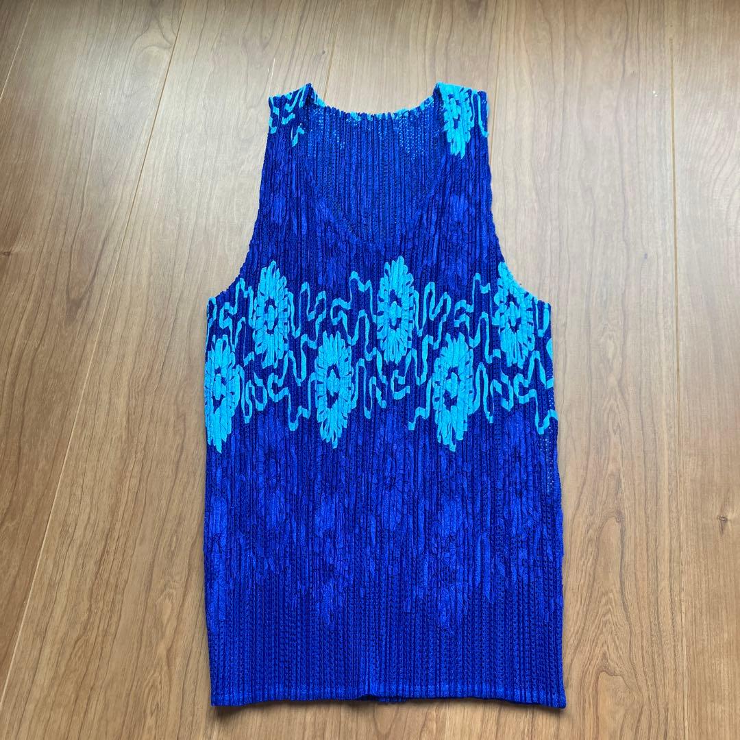 プリーツプリーズ　タンクトップ