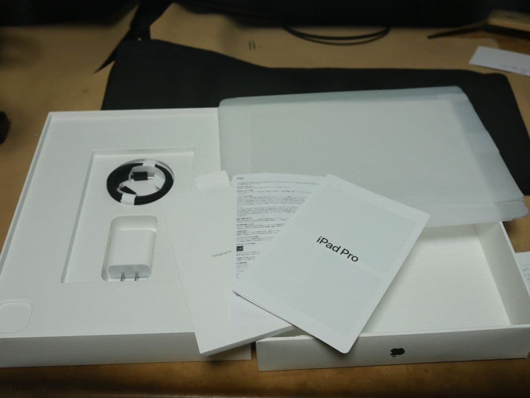 Apple iPadPro13 (M4) 1TB ブラック Wi-Fi セルラ