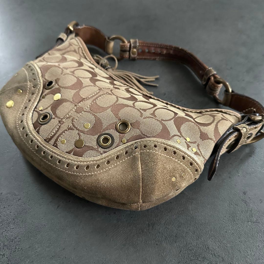 バッグ COACH Signature Suede Studded Hobo Bag