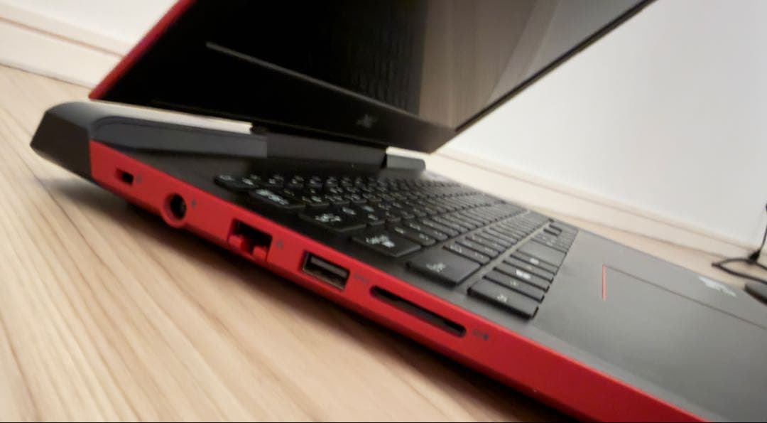 Windowsノート本体 DELL Inspiron7577 i7-7700HQ GTX1060 16GB