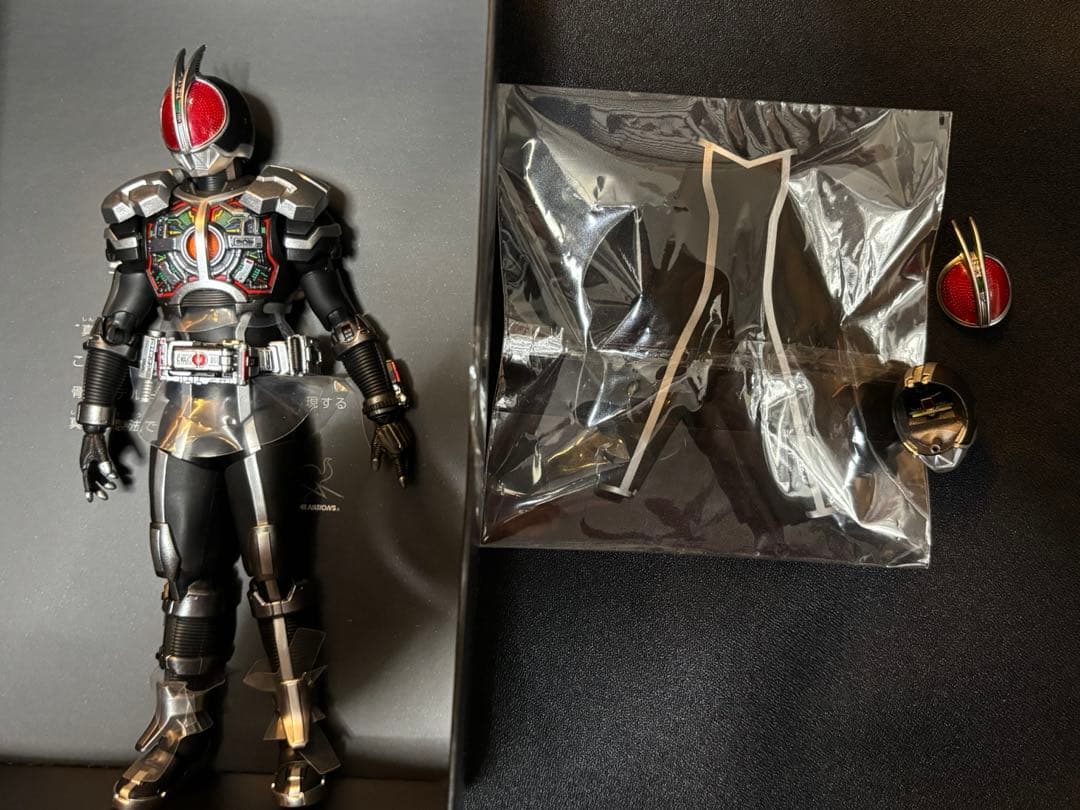 セット販売　真骨彫　仮面ライダーファイズ　アクセルフォーム　発光頭部　布スーツ