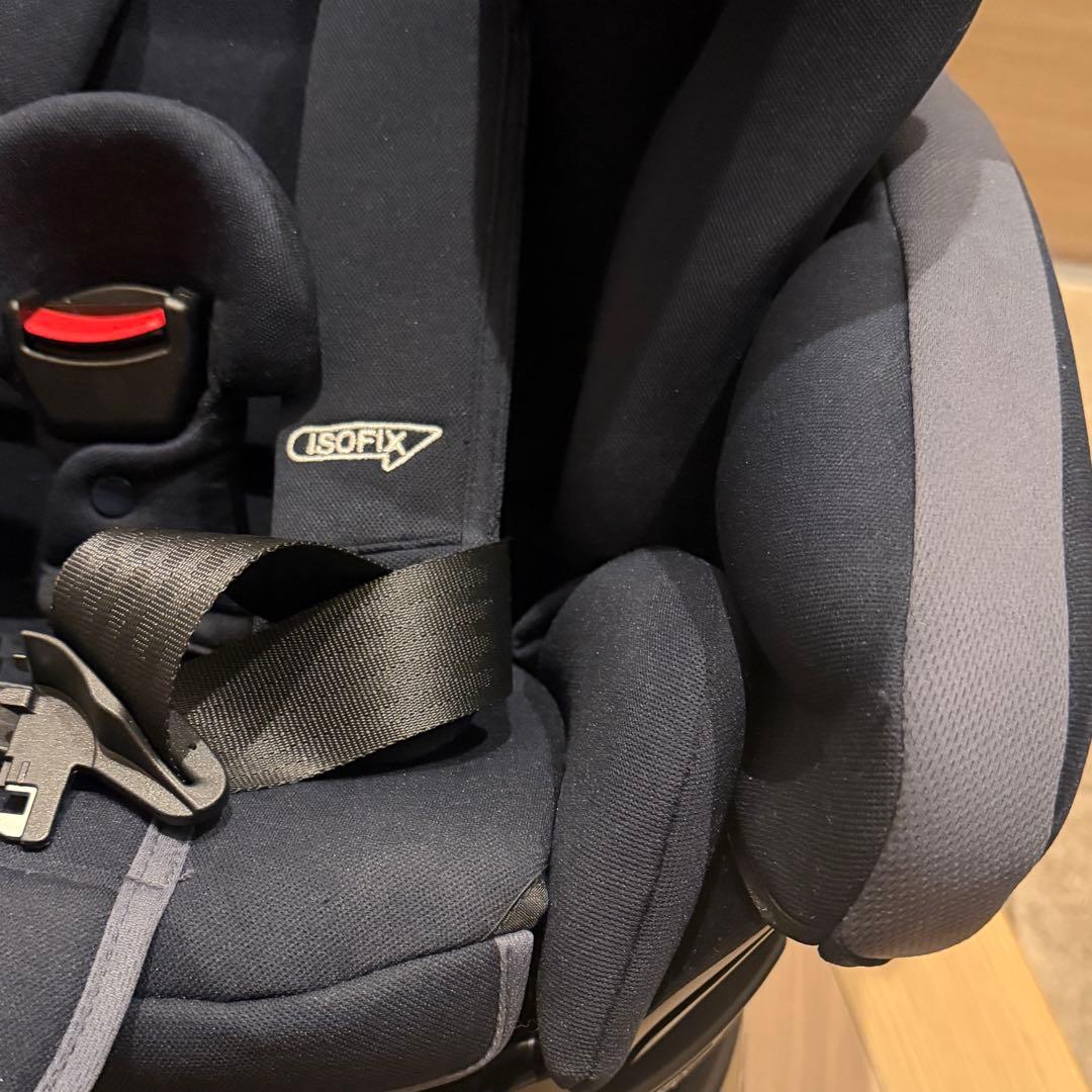 Aprica フラディア プラス ライト チャイルドシート(ライトネイビー)