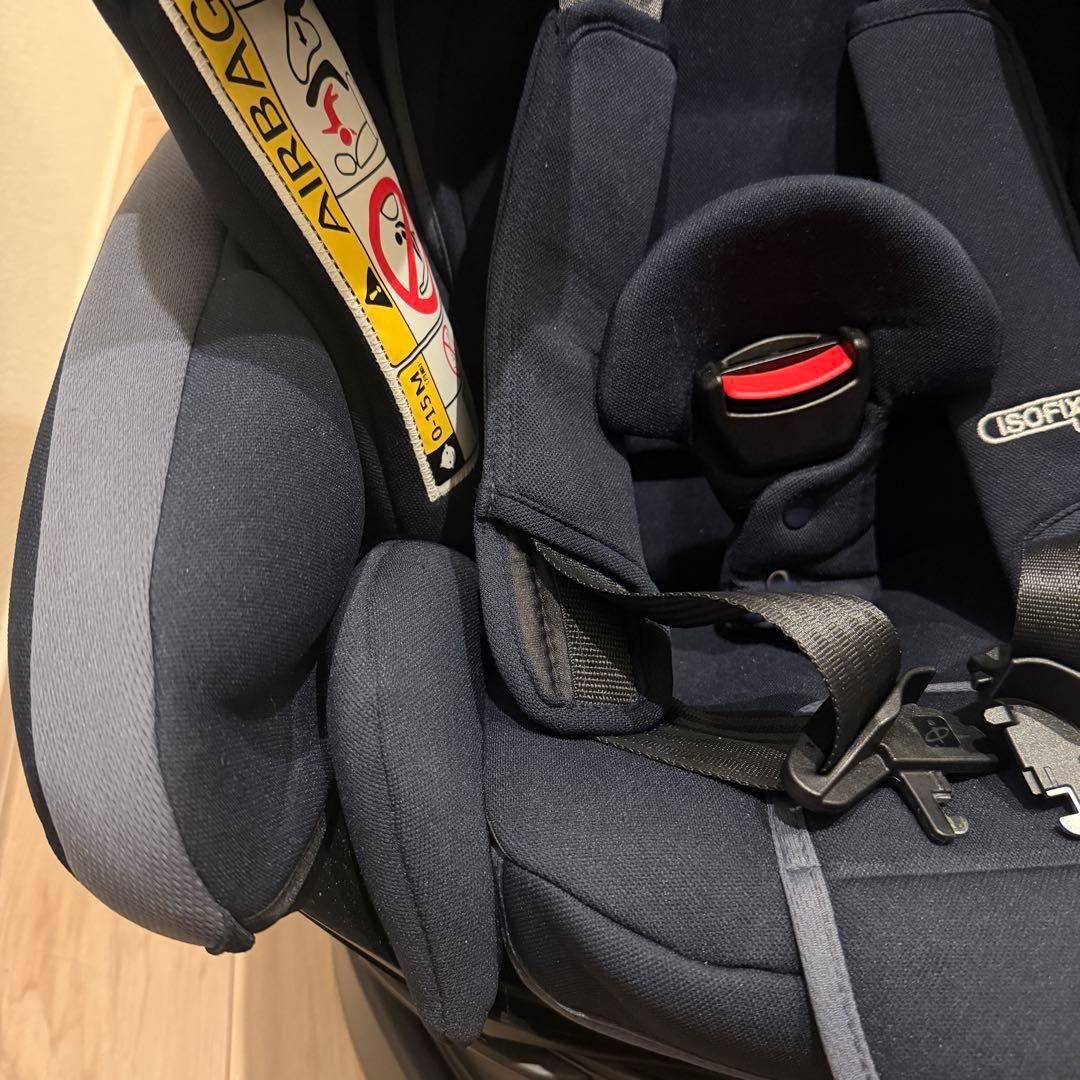 Aprica フラディア プラス ライト チャイルドシート(ライトネイビー)