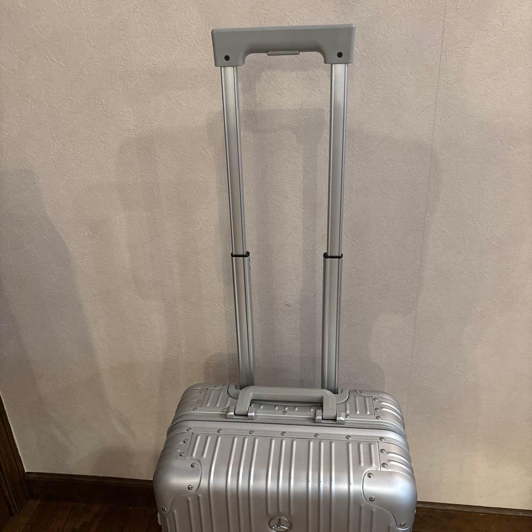 Mercedes Benzキャリーケース シルバー 中型