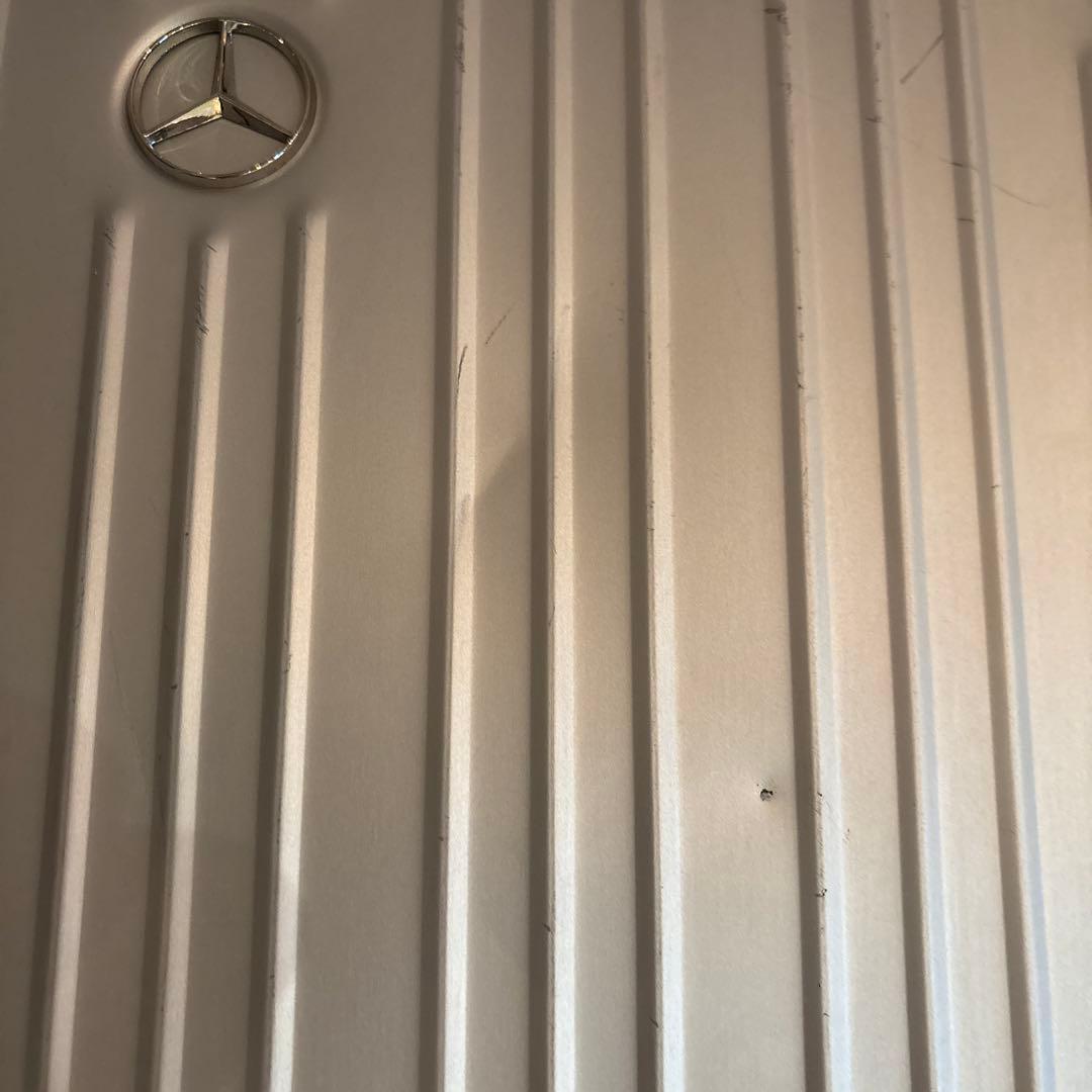 Mercedes Benzキャリーケース シルバー 中型