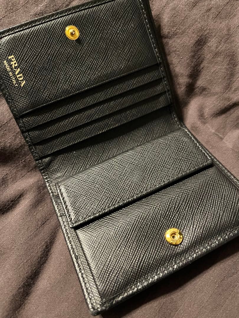 せ*も様 PRADA ブラック 二つ折り財布