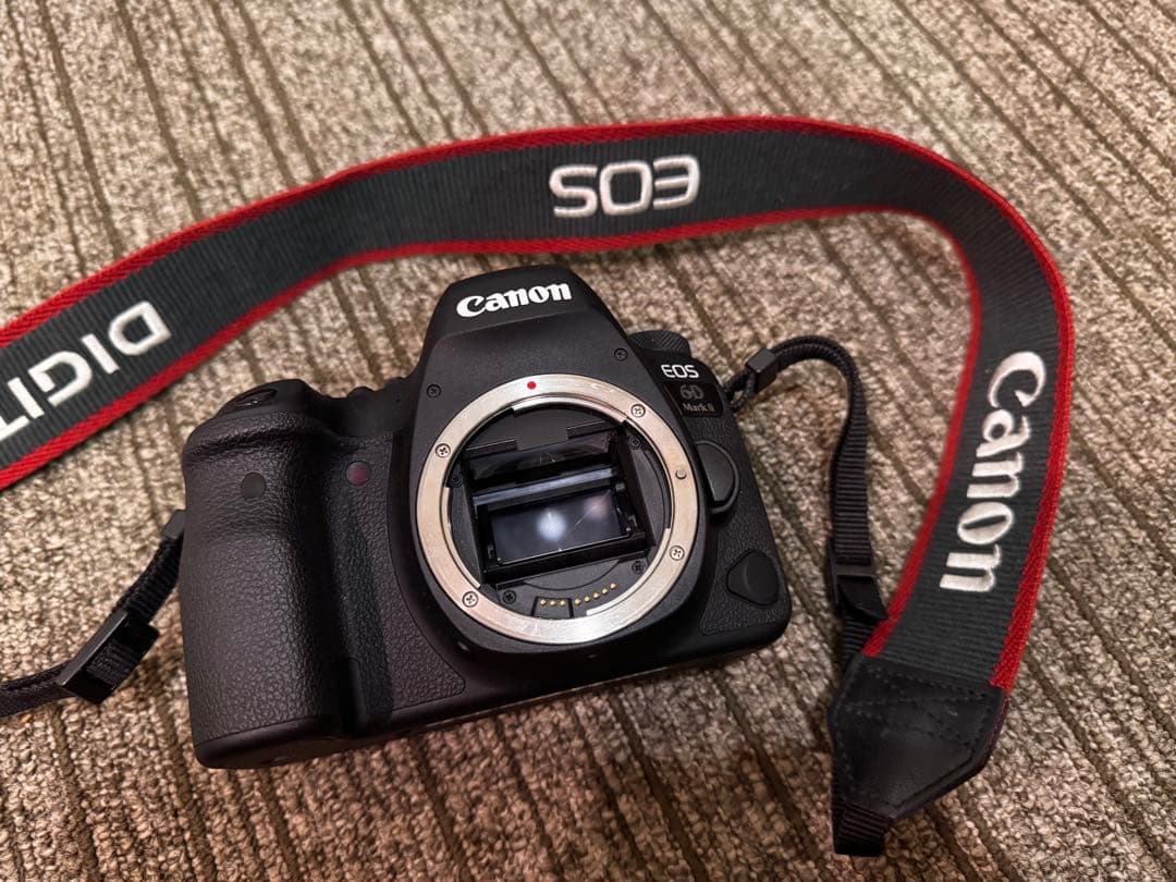 Canon EOS 6D Mark II ボディのみ デジタル一眼レフカメラ