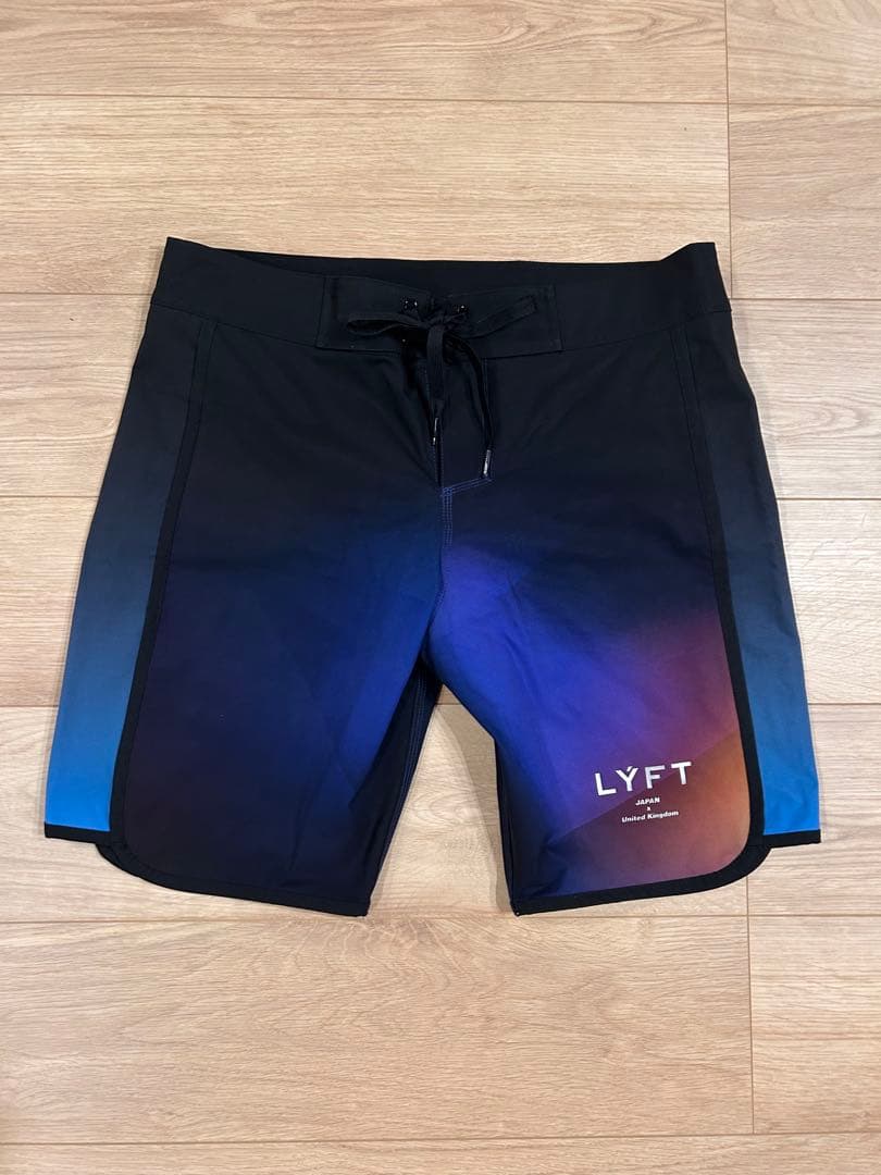 筋肉 　LYFT サーフパンツ グラデーションデザイン