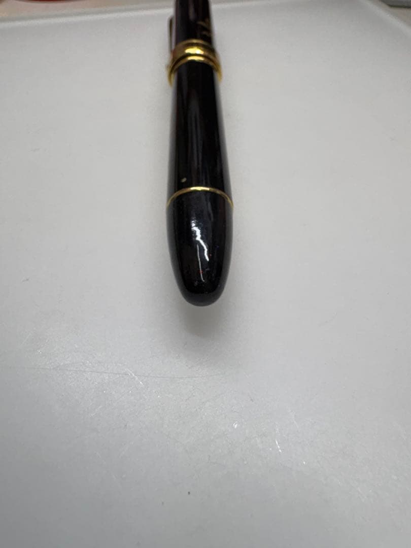 黒い花柄万年筆・イリジウムペン先・中古品