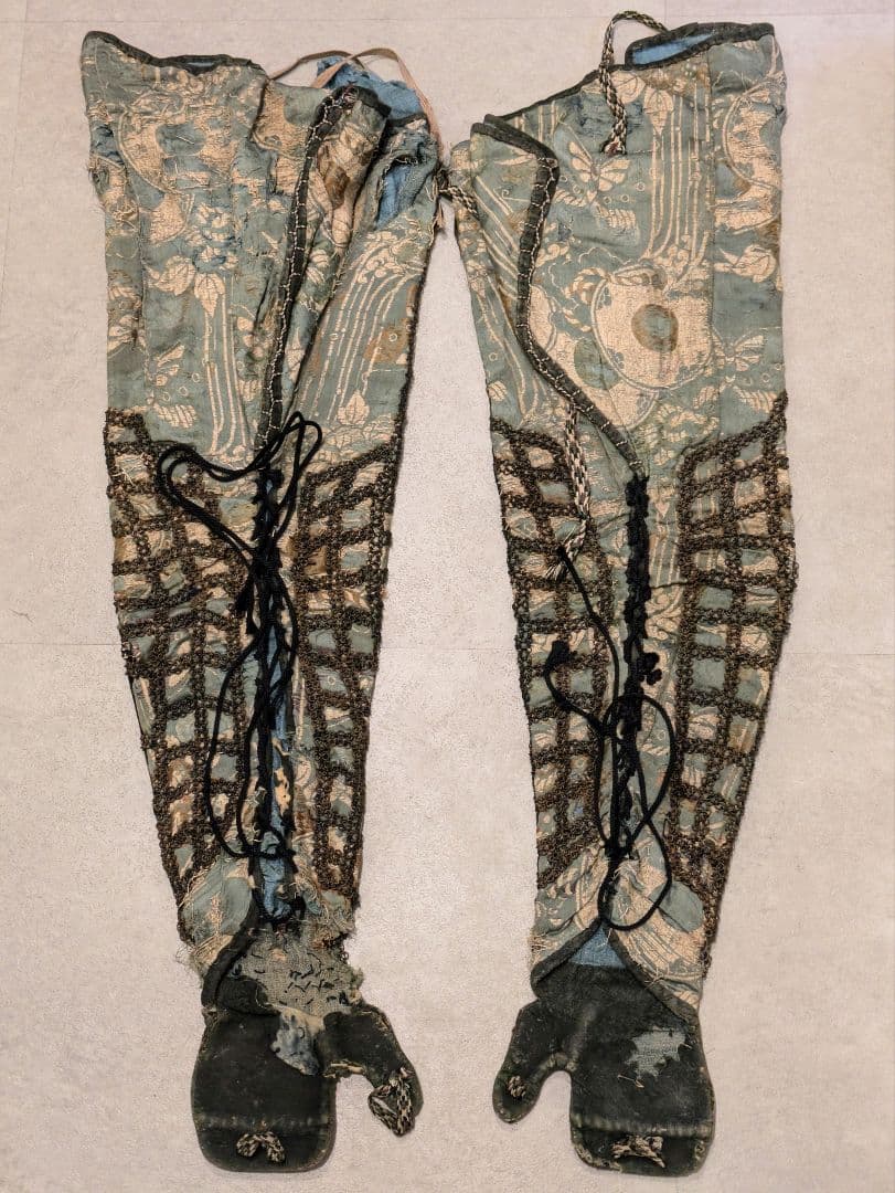 桃山から江戸初期 家紋 鉄製籠手 甲冑 面頬 前立て 武将 鎧 兜 武具 骨董