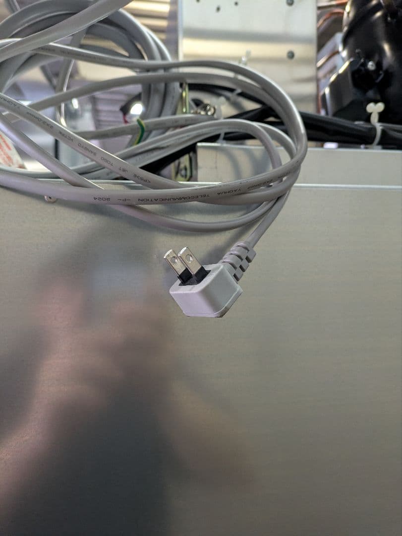 引取り限定　中古品　現状渡しリーチイン冷凍ショーケース　FS-120A3-2