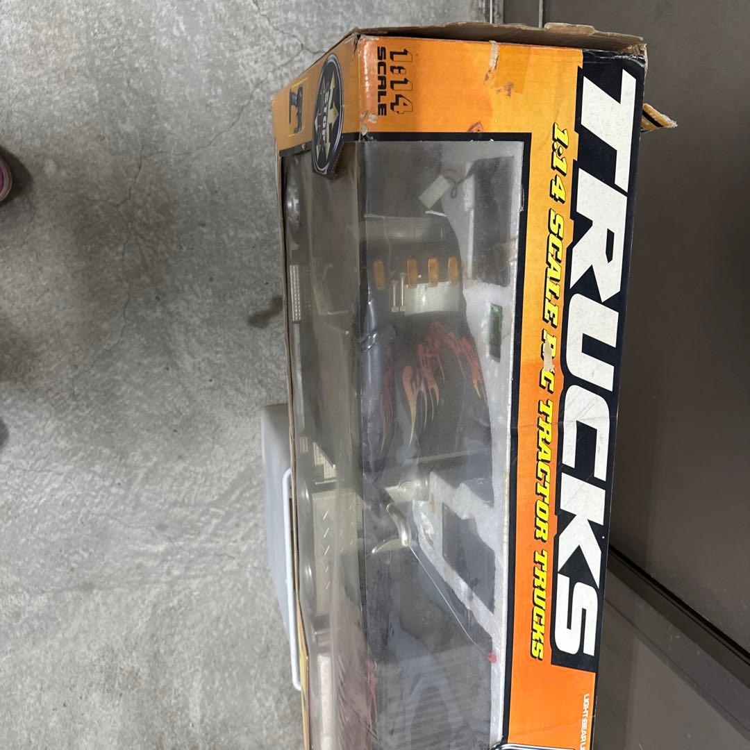 ラジコントラック、トレーラー。Trucks M-2