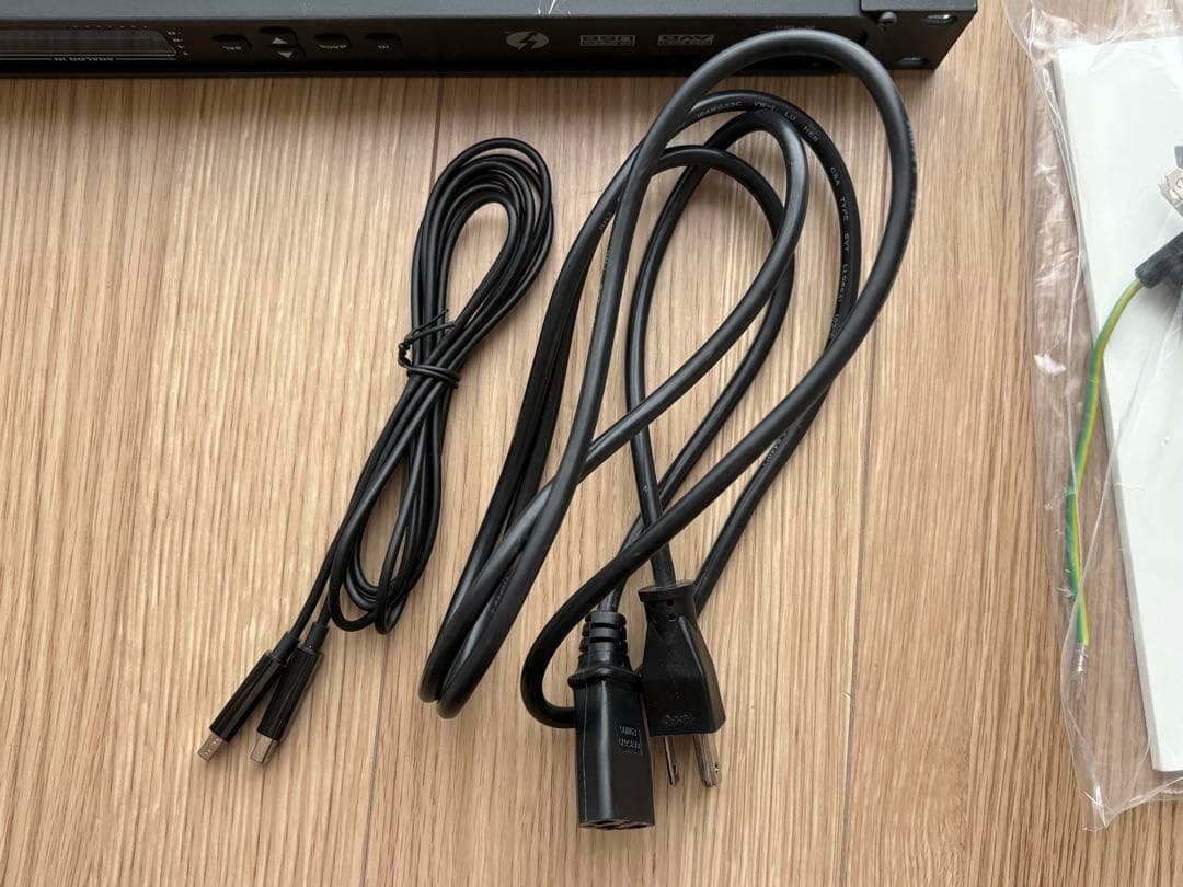 MOTU 16A Thunderboltケーブルおまけ付き