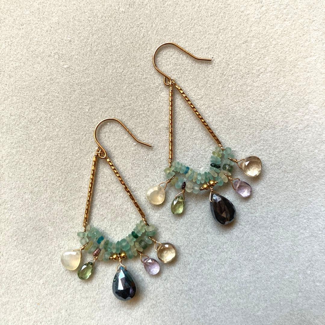 agete ローマンガラス ピアス