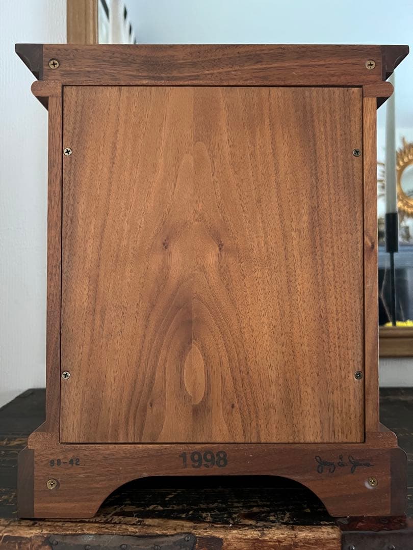 Amana 装飾的な木製置時計