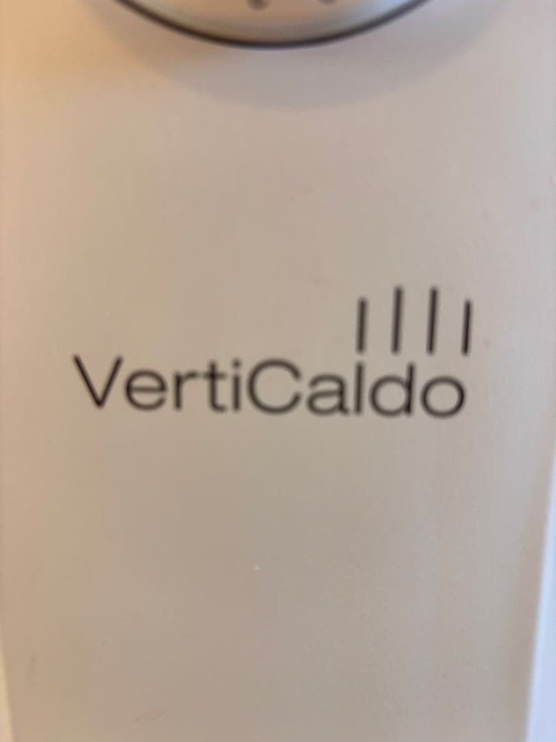 DeLonghi VertCaldo ホワイト　オイルヒーター　ゼロ風暖房