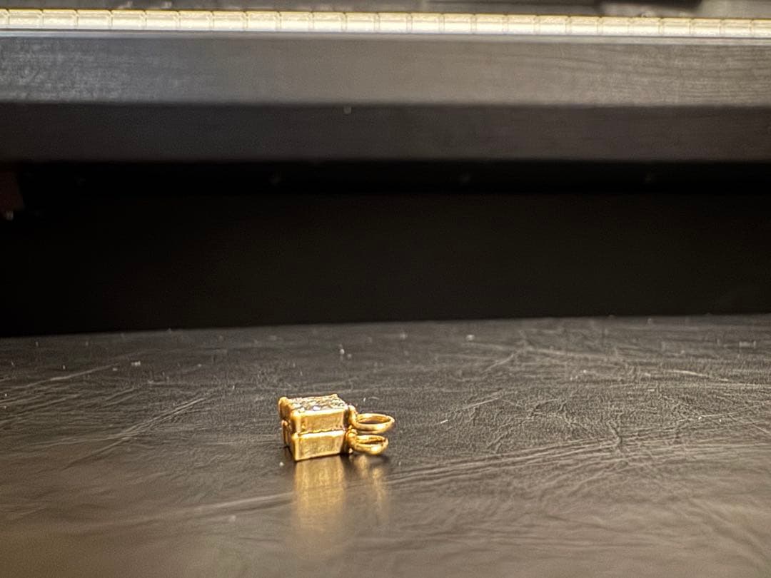 ジ*ー様 18 YG 2WAY D級ダイヤ0.2✖️2 ピアス 刻印あり 最終値