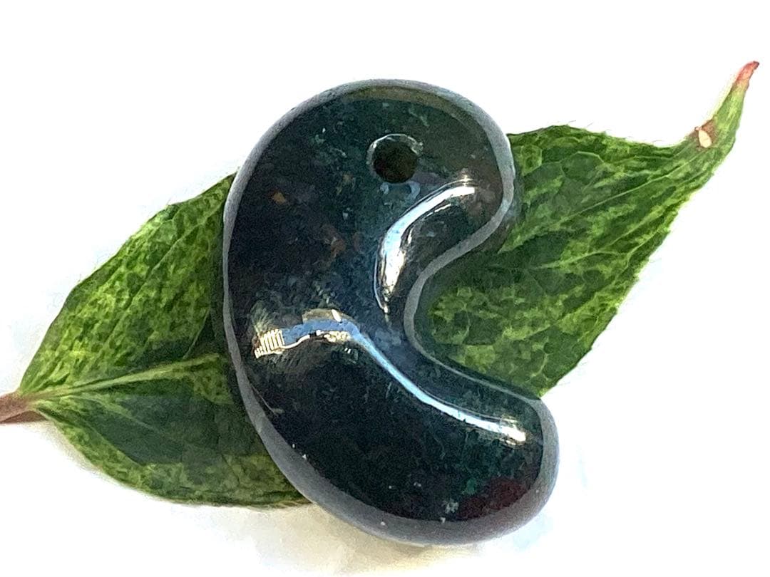 日本一の安価卸しを目指し‼️碧玉‼️出雲石勾玉　最高峰コレクション‼️鑑別書無しの安価