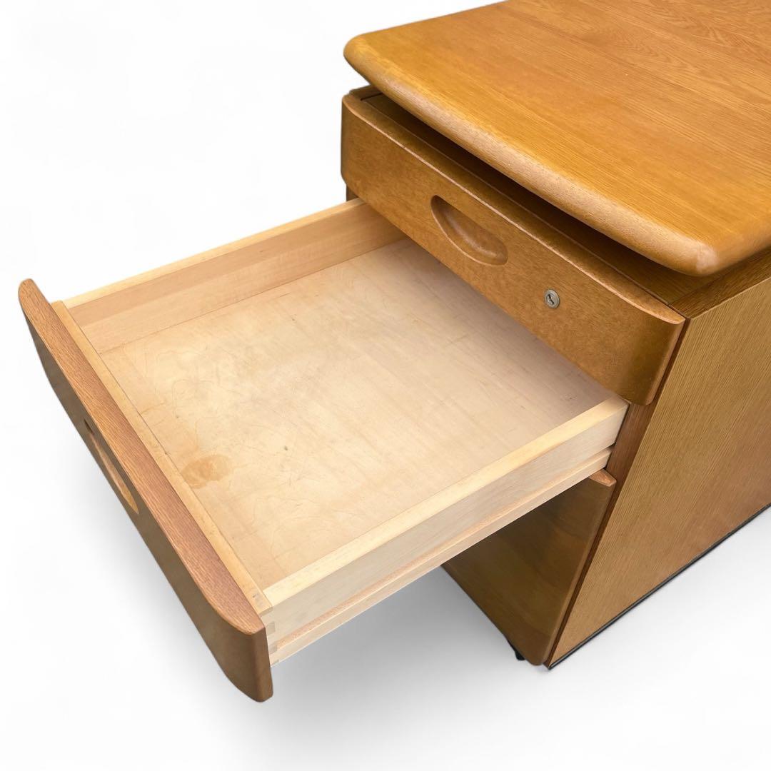 カリモク 学習家具セット② デスクワゴン 昇降式 バタフライ拡張天板販売ページ