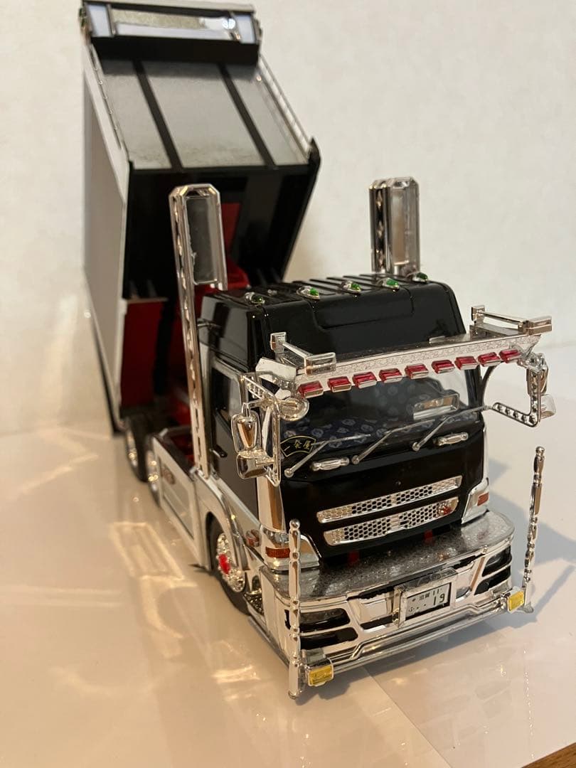 スーパーグレート、デコトラダンプ、1/32スケール完成品