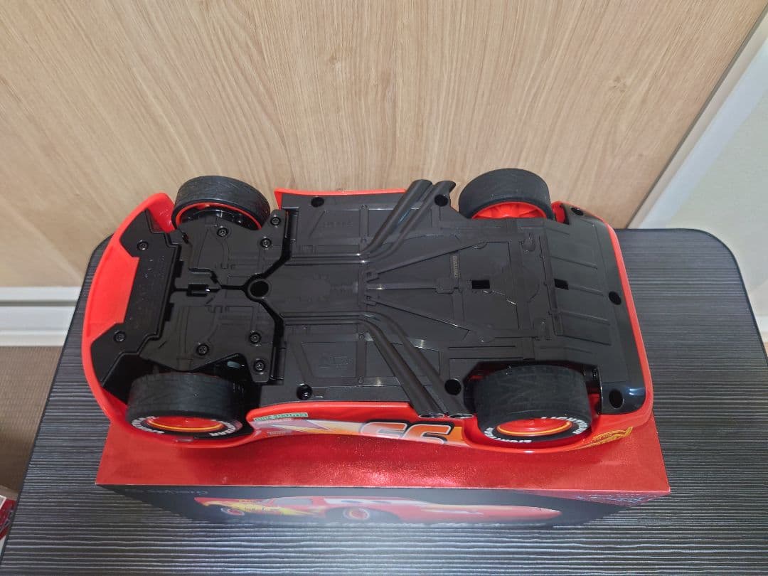 スフィロ　アルティメットライトニングマックイーン　ラジコン　カーズ