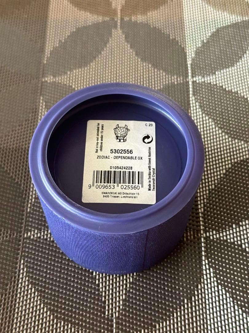 Swarovski 赤い牛のクリスタルフィギュア