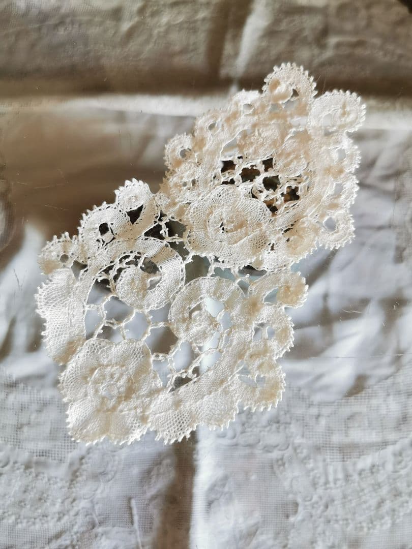 アンティーク フランス購入 レイヤーレースジャボ 二重繋ぎ 一重のポワンドローズ