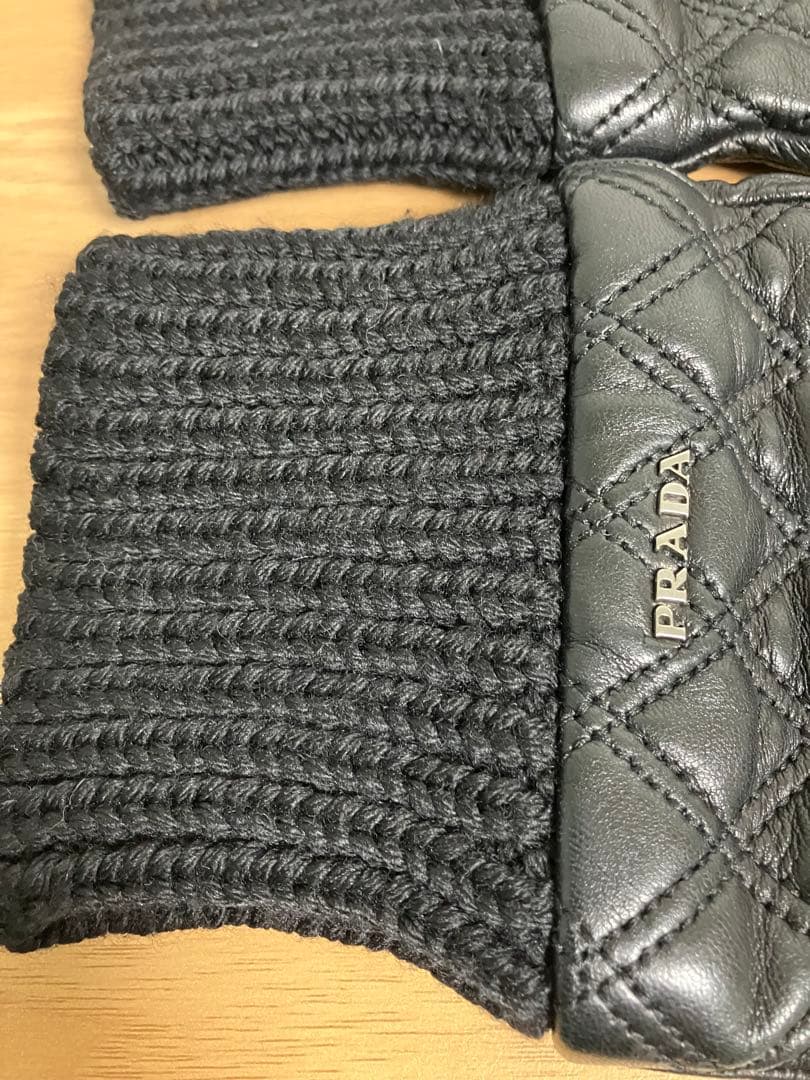 ＊yuk　PRADA ラムレザーキルティング手袋　 カシミヤ　本革