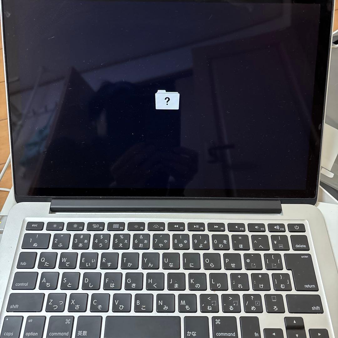 （ジャンク品）MacBook Pro シルバー 本体 充電器付き