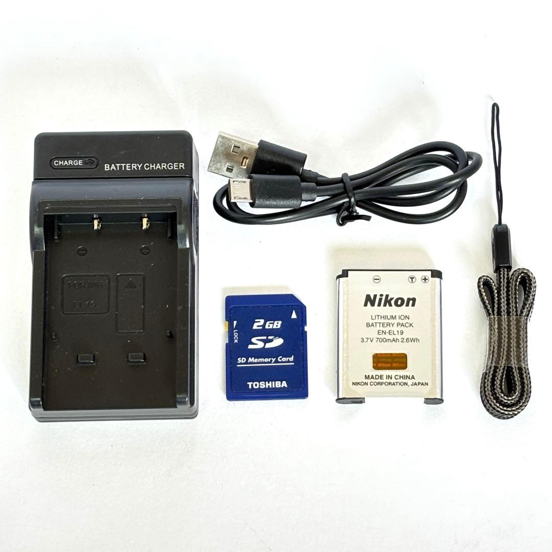 【美品】Nikon COOLPIX S3700 ニコン デジカメ　SDカード付