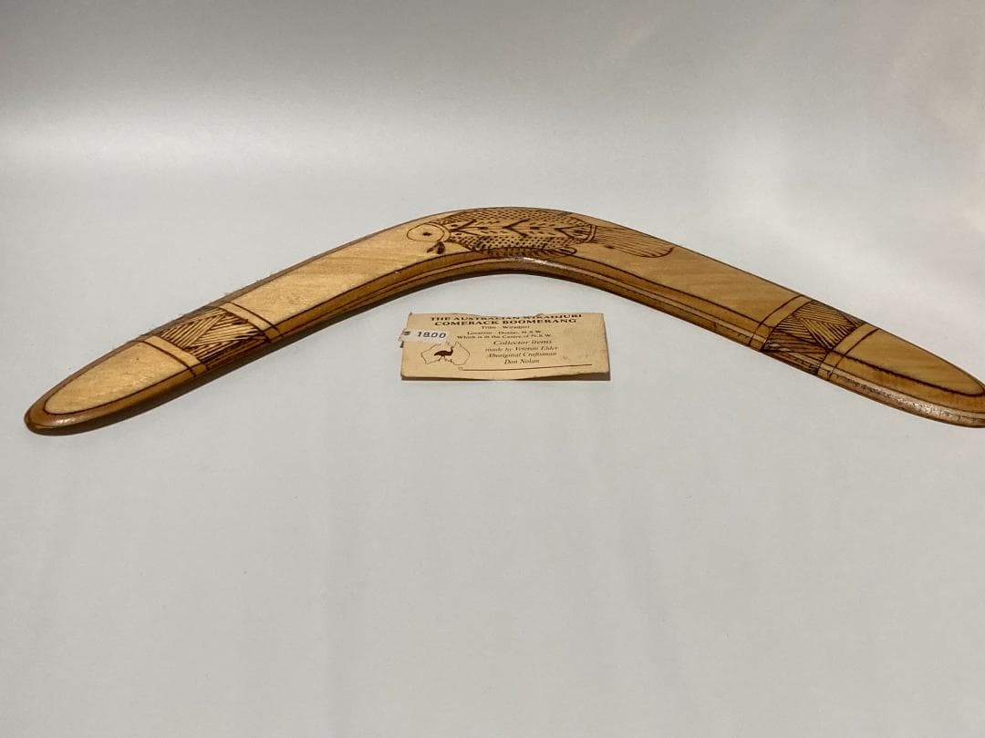 手彫りの木製ブーメラン 約60cm