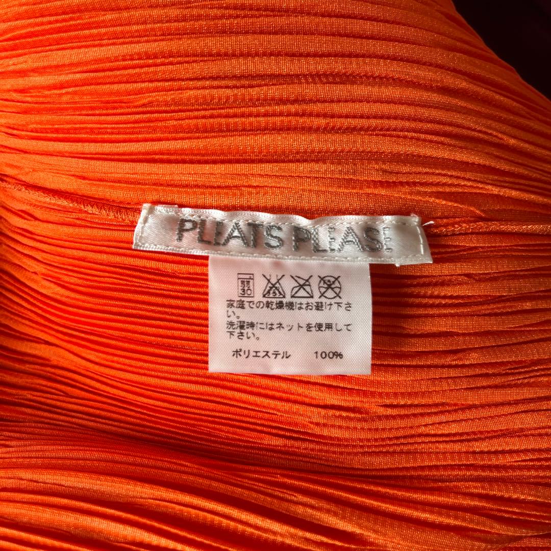 のん プリーツプリーズ トップス