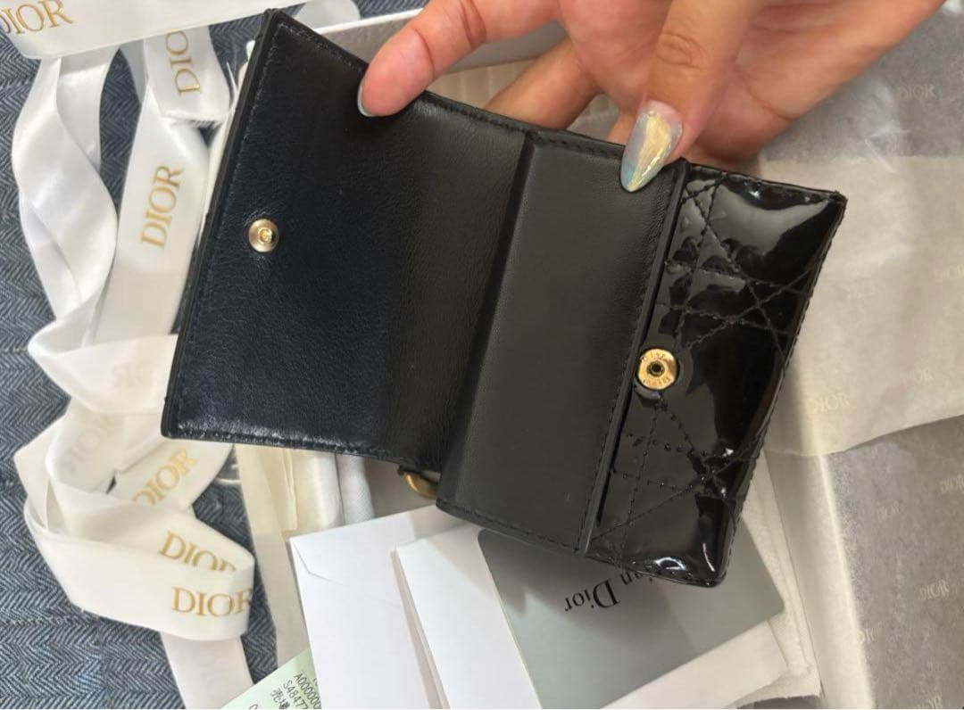 Lady Dior ロータスウォレットカナージュ パテントカーフスキン財布